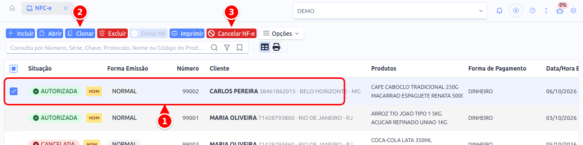 Listagem de NFC-e com o cupom selecionado e os botões Clonar e Cancelar NF-e numerados de 1 a 3