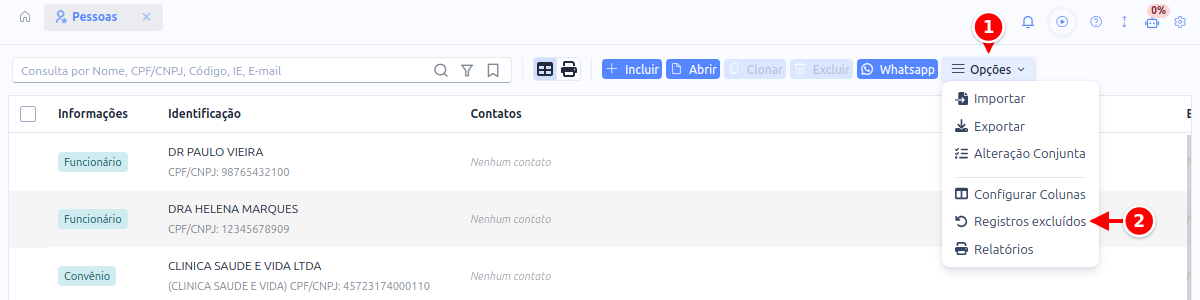Listagem de Pessoas com o botão Opções e o item Registros excluídos numerados de 1 a 2